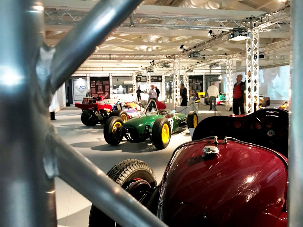 OldCar24 was presented at the Auto e Moto d'epoca 2017. More than 115.000 visitors witness the huge success of the show
