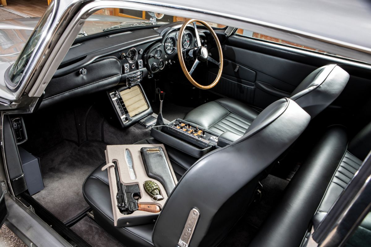 JAMES BOND'S ASTON MARTIN AT THE AUCTION, ESTIMATED BETWEEN 4 AND 6 MILLION DOLLARS
