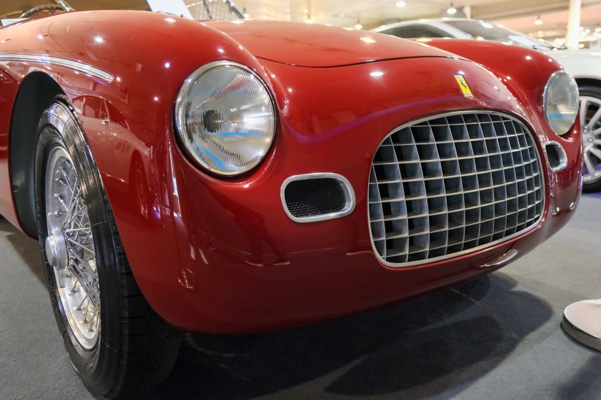 LINE UP IN POLE POSITION FOR AUTO E MOTO D’EPOCA IN BOLOGNA. THE 40th EDITION IN THE HEART OF THE MOTOR VALLEY. 