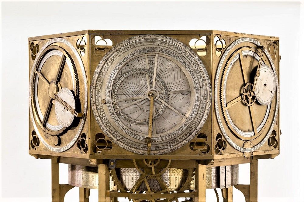 LUXURY, ART AND TECHNOLOGY OF OTHER TIMES