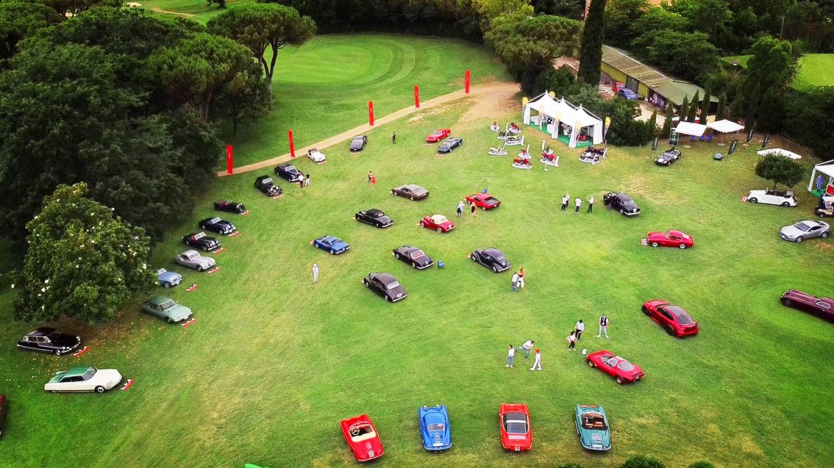 "Beautiful as Rome', the Ferrari 250 GT California wins