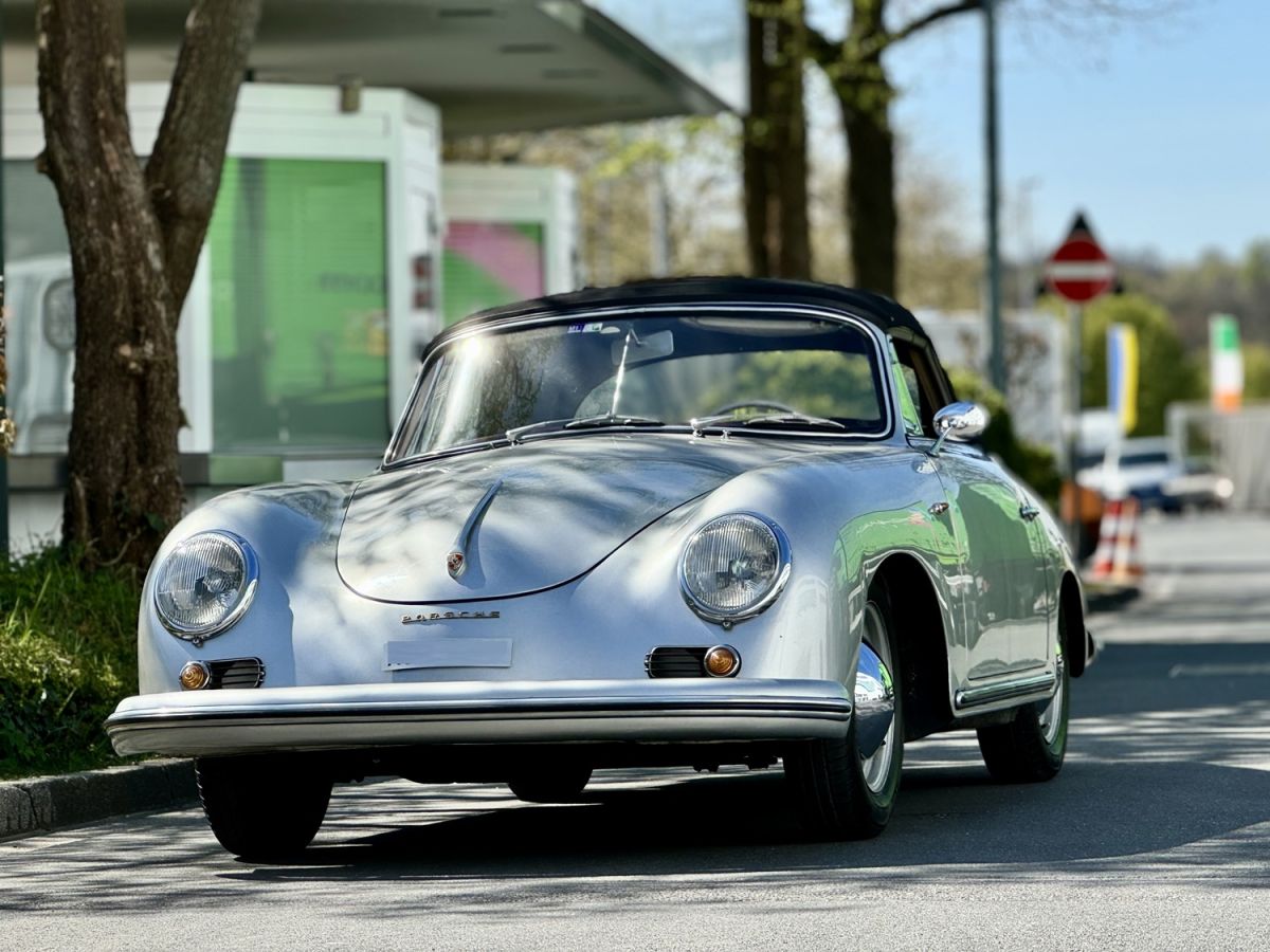  Porsche 356 A 1600 Cabriolet protagonist at the OldCar24 stand at Techno Classica Essen 2025